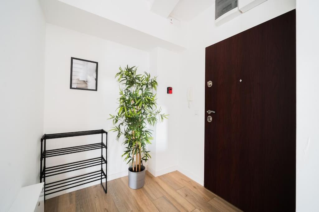 City Center - 3 Rooms - New Building - Private Parking Place - Garage Breslau Exterior foto